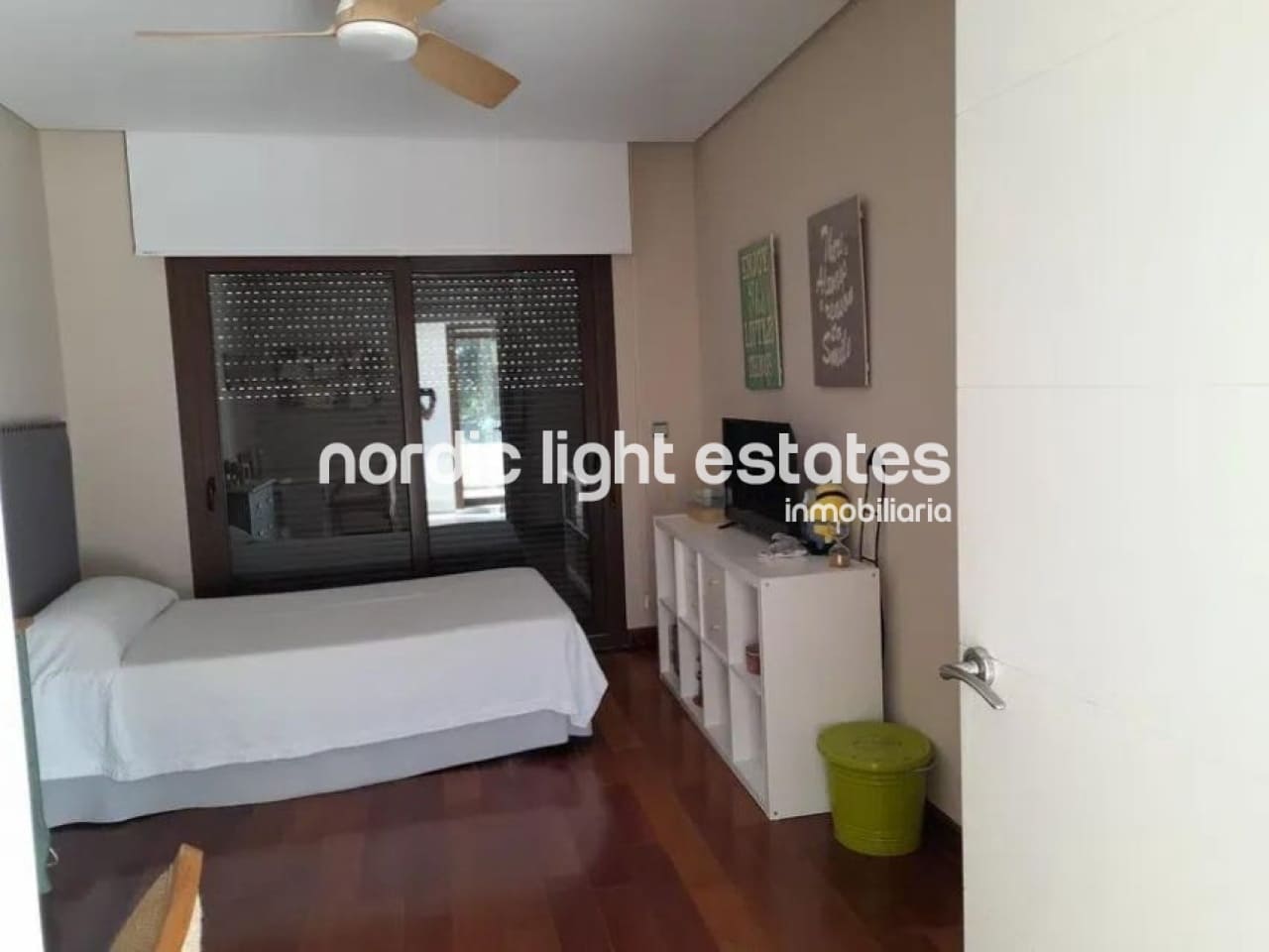 6 soverom Villa til salgs i Malaga by med svømmebasseng garasje - € 2 750 000 (Ref: 9446965)