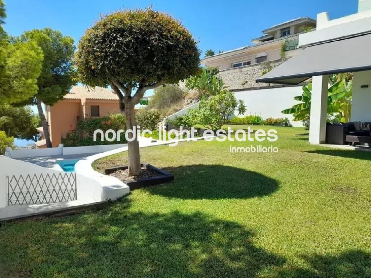 6 soverom Villa til salgs i Malaga by med svømmebasseng garasje - € 2 750 000 (Ref: 9446965)