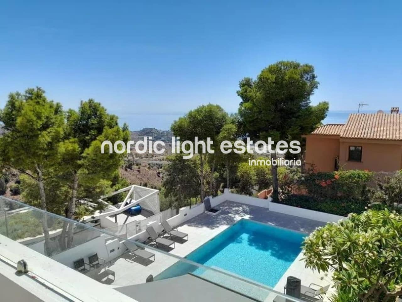 6 soverom Villa til salgs i Malaga by med svømmebasseng garasje - € 2 750 000 (Ref: 9446965)