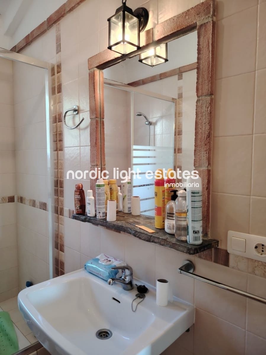 4 soveværelse Finca/Landehus til salg i Frigiliana med swimmingpool garage - € 420.000 (Ref: 9450141)