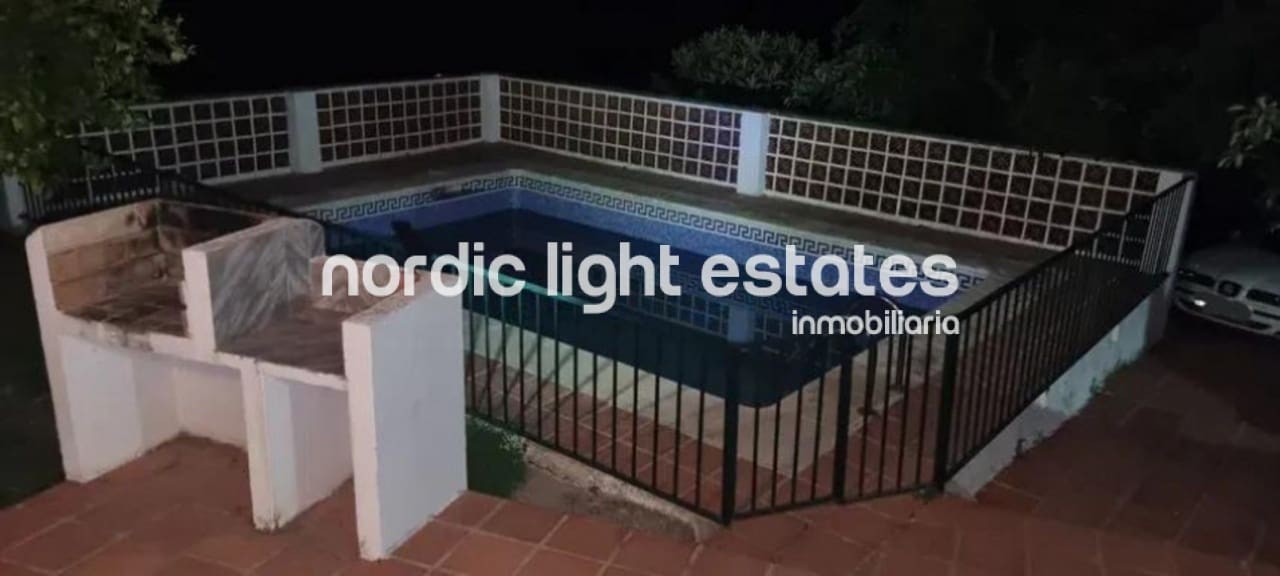 4 soveværelse Finca/Landehus til salg i Frigiliana med swimmingpool garage - € 420.000 (Ref: 9450141)