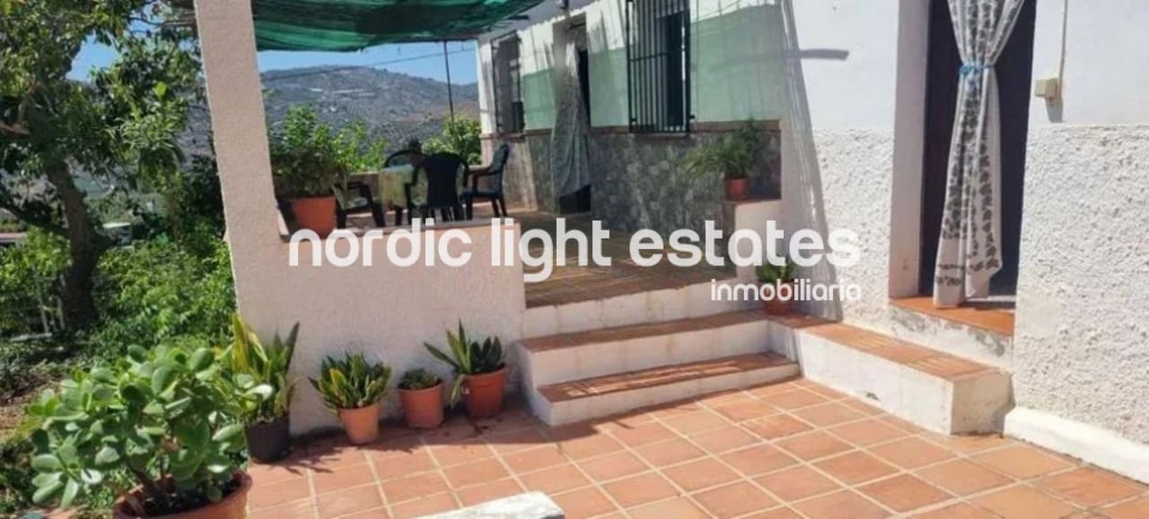 4 soveværelse Finca/Landehus til salg i Frigiliana med swimmingpool garage - € 420.000 (Ref: 9450141)