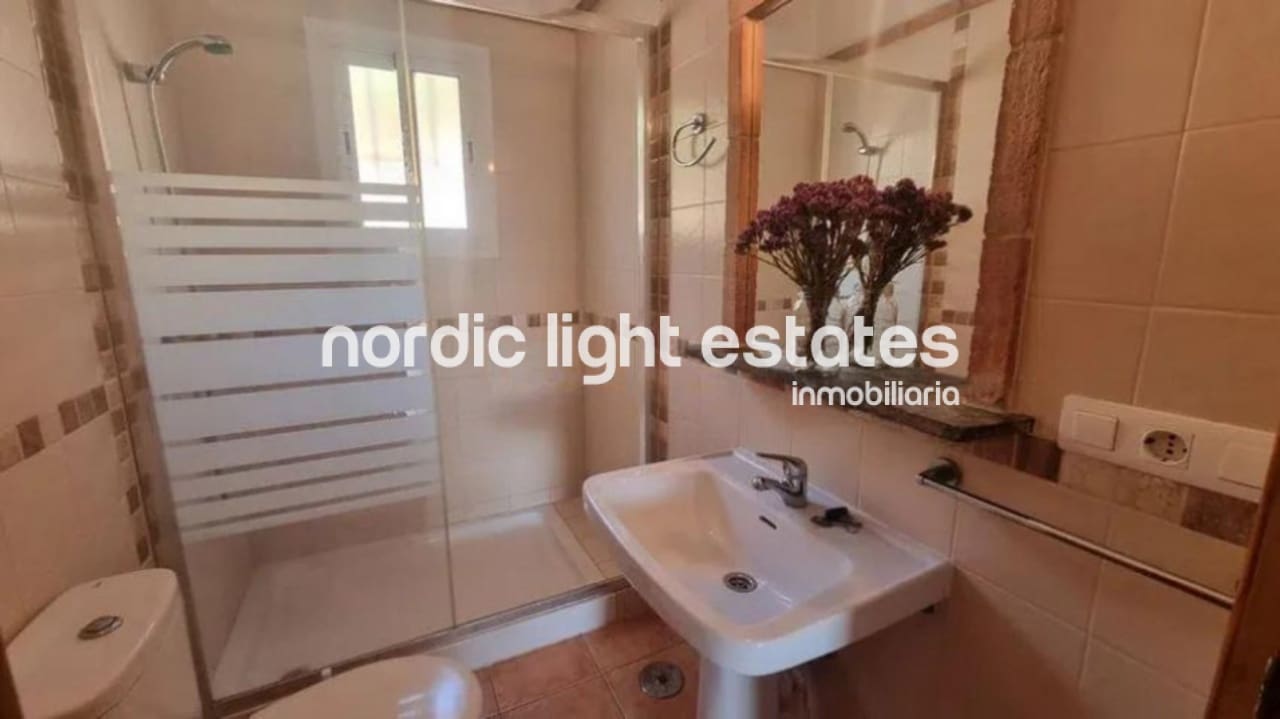 4 soveværelse Finca/Landehus til salg i Frigiliana med swimmingpool garage - € 420.000 (Ref: 9450141)