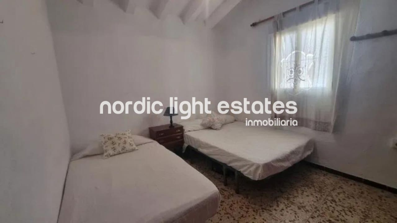 4 soveværelse Finca/Landehus til salg i Frigiliana med swimmingpool garage - € 420.000 (Ref: 9450141)