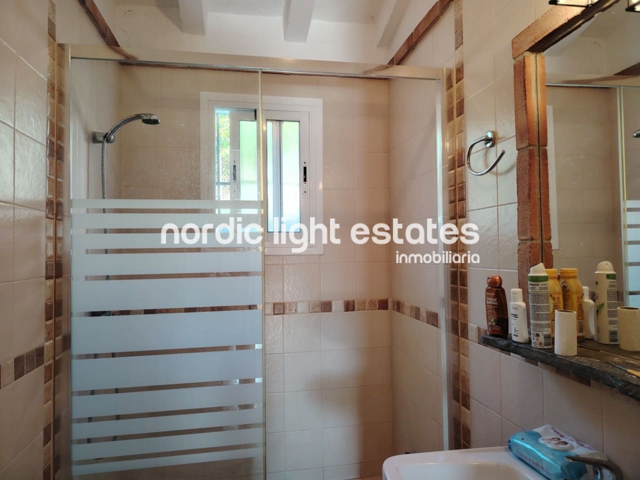 4 soveværelse Finca/Landehus til salg i Frigiliana med swimmingpool garage - € 420.000 (Ref: 9450141)