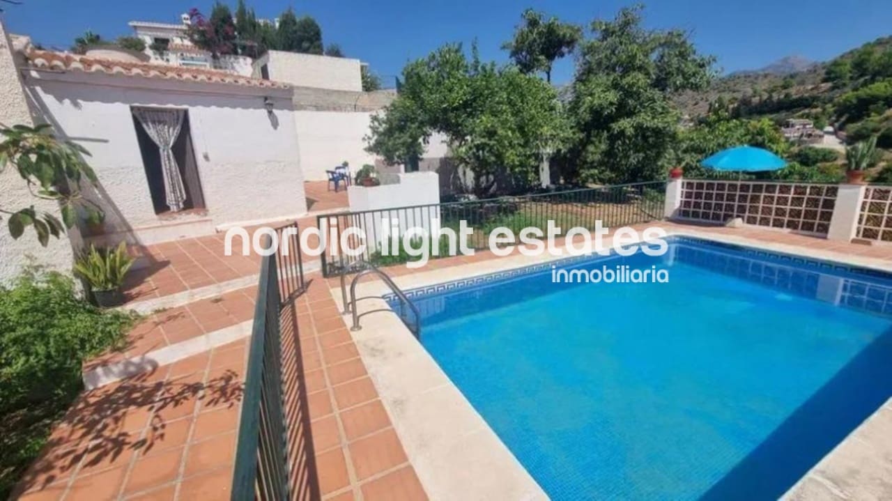 4 soveværelse Finca/Landehus til salg i Frigiliana med swimmingpool garage - € 420.000 (Ref: 9450141)