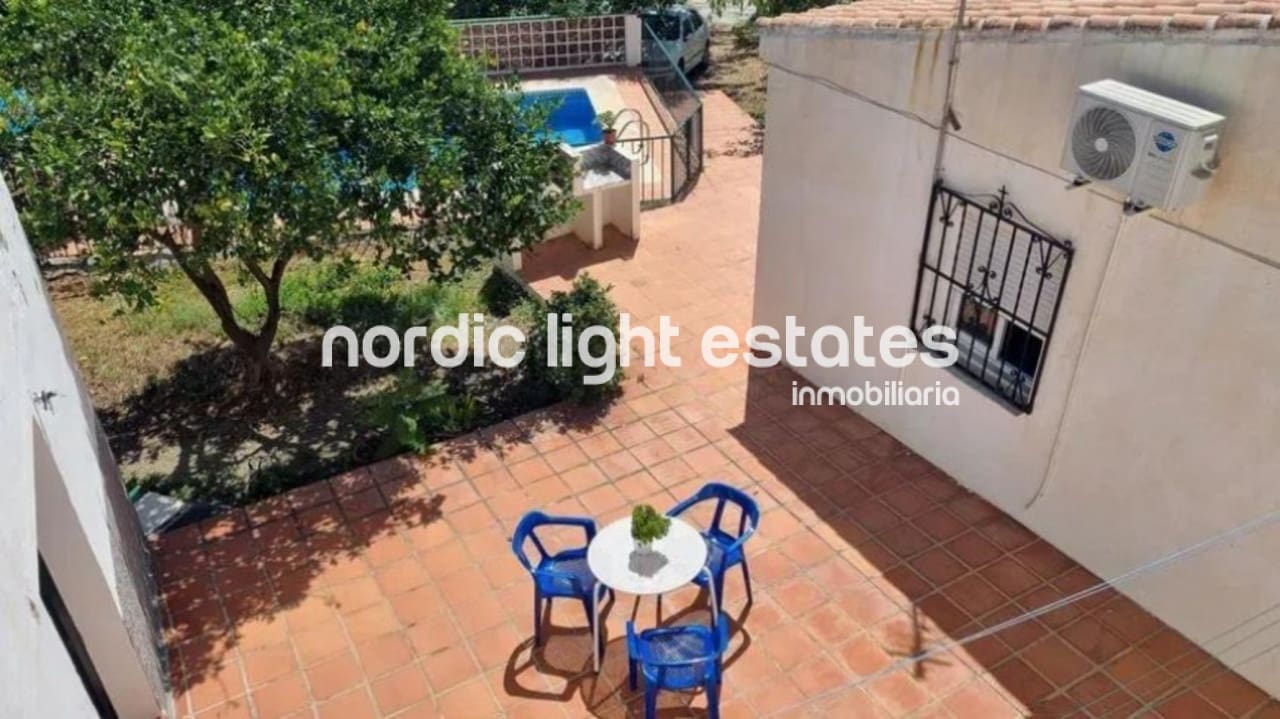 4 soveværelse Finca/Landehus til salg i Frigiliana med swimmingpool garage - € 420.000 (Ref: 9450141)