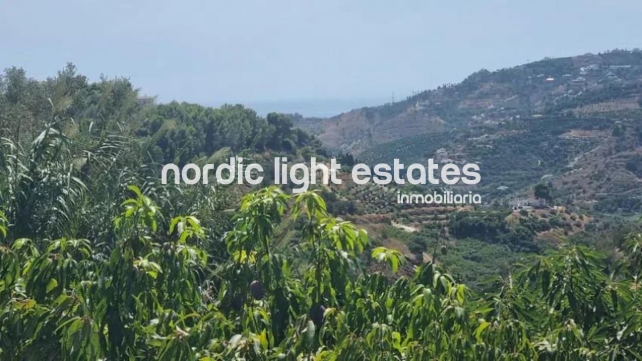 4 soveværelse Finca/Landehus til salg i Frigiliana med swimmingpool garage - € 420.000 (Ref: 9450141)