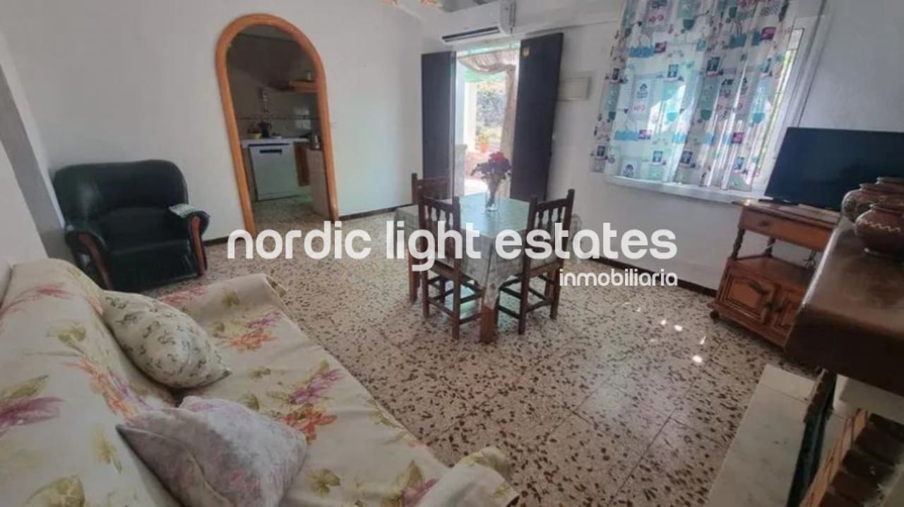 4 soveværelse Finca/Landehus til salg i Frigiliana med swimmingpool garage - € 420.000 (Ref: 9450141)