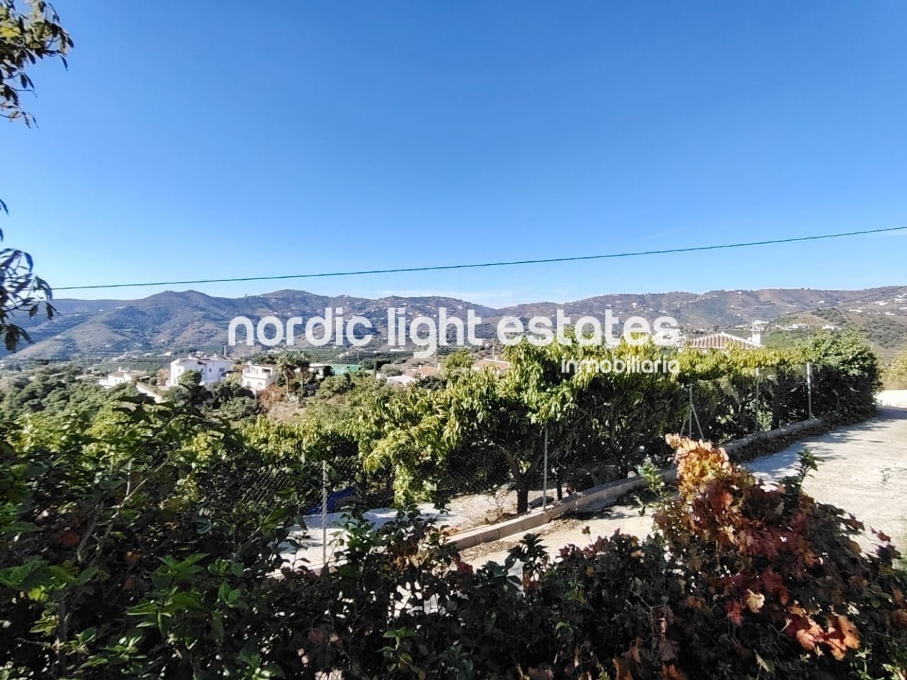 4 soveværelse Finca/Landehus til salg i Frigiliana med swimmingpool garage - € 420.000 (Ref: 9450141)