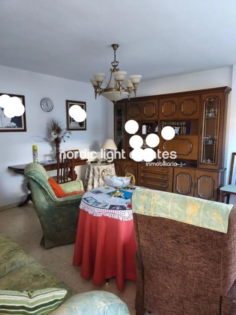 4 bedroom Flat for sale in Malaga city with garage - € 415,000 (Ref: 9451461)