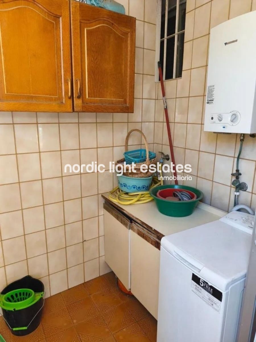 4 bedroom Flat for sale in Malaga city with garage - € 415,000 (Ref: 9451461)