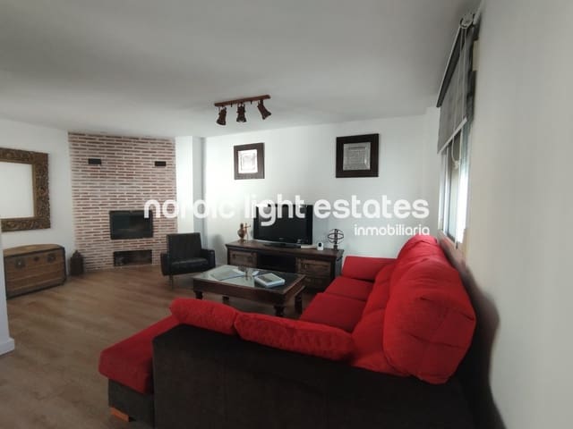 3 bedroom Semi-detached Villa for rent in Torrox-Costa, Torrox with pool - € 1,500 (Ref: 9451552)