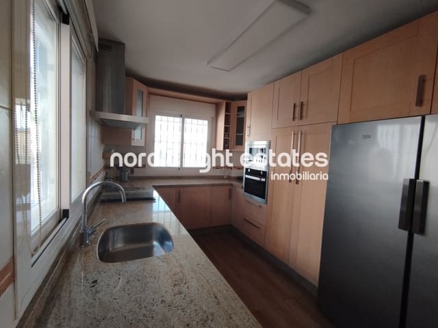 3 bedroom Semi-detached Villa for rent in Torrox-Costa, Torrox with pool - € 1,500 (Ref: 9451552)