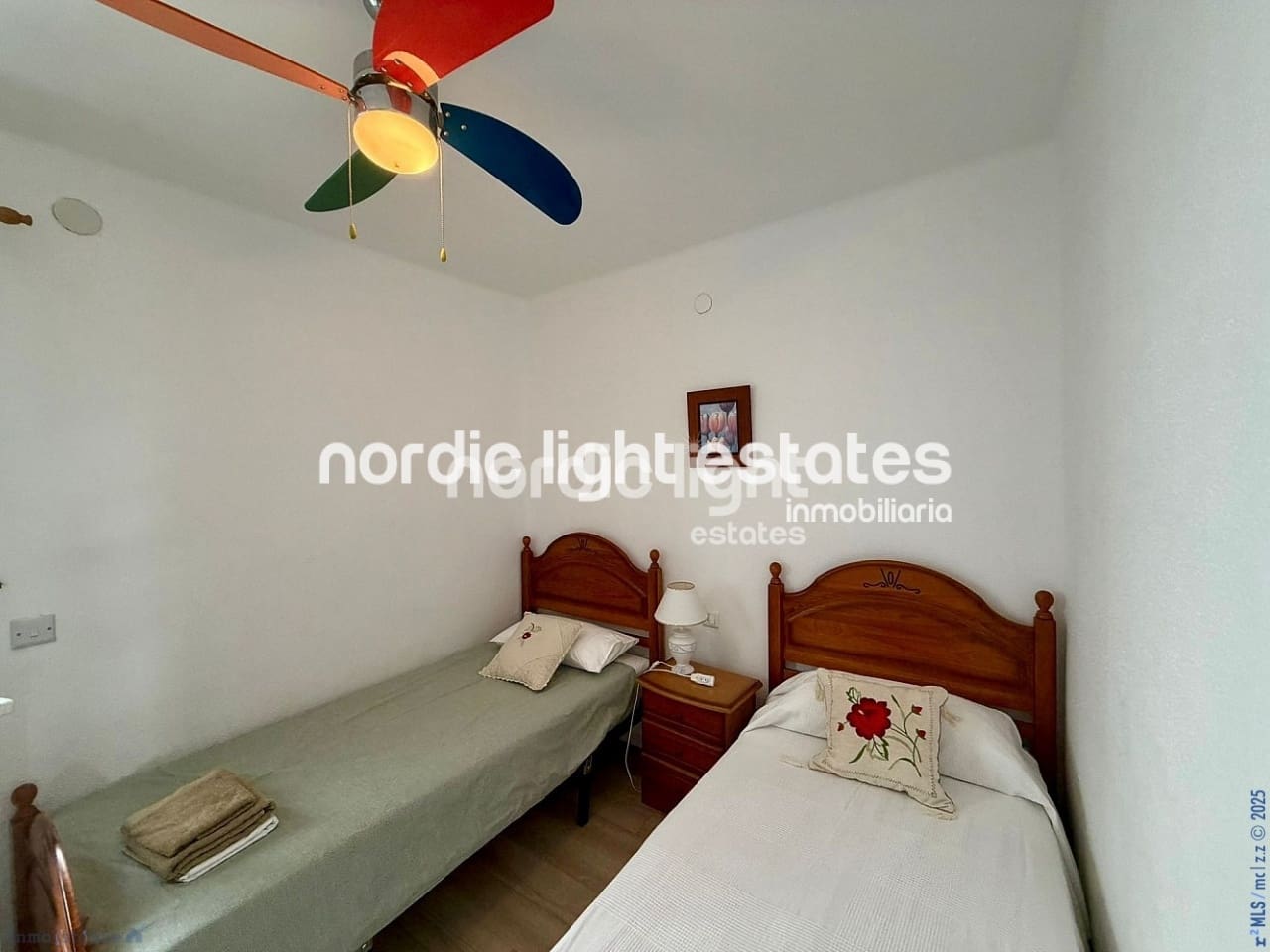 2 sypialnia Dom blizniak na sprzedaż w Nerja z basenem - 309 000 € (Ref: 9453598)