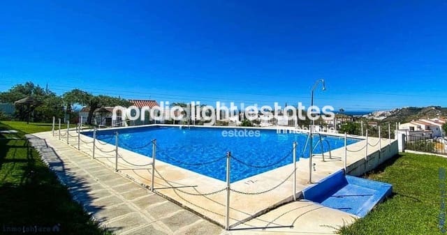 2 sypialnia Dom blizniak na sprzedaż w Nerja z basenem - 309 000 € (Ref: 9453598)