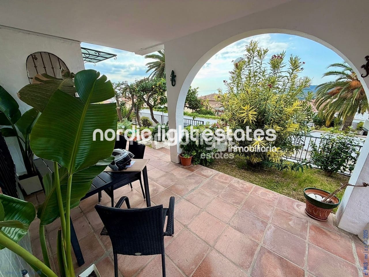 2 sypialnia Dom blizniak na sprzedaż w Nerja z basenem - 309 000 € (Ref: 9453598)