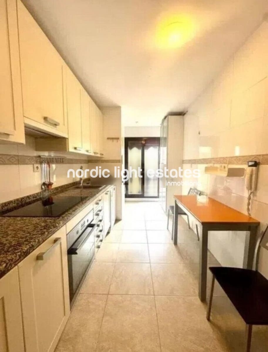 4 soveværelse Lejlighed til salg i Malaga by med swimmingpool garage - € 850.000 (Ref: 9453687)