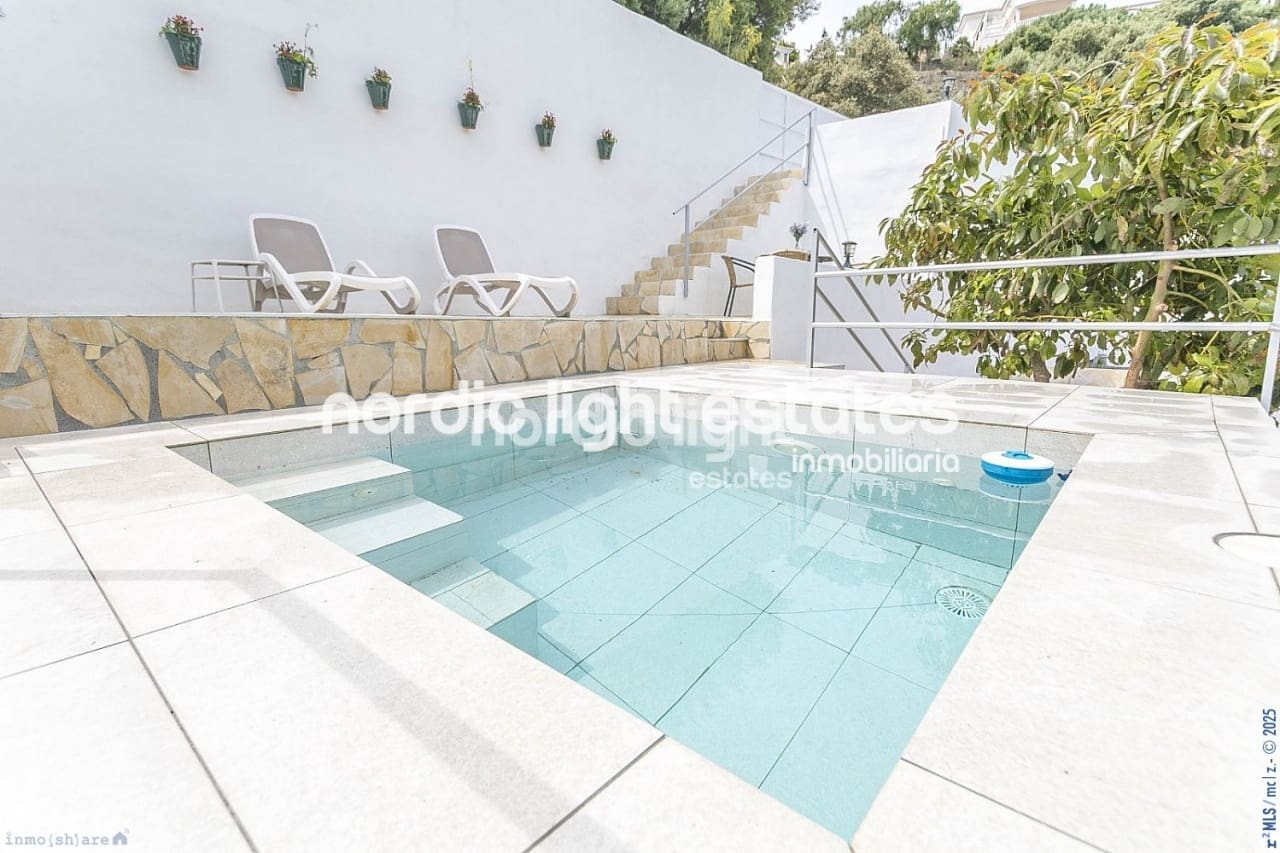 14 bedroom Villa for sale in Nerja with pool garage - € 1,500,000 (Ref: 9466308)