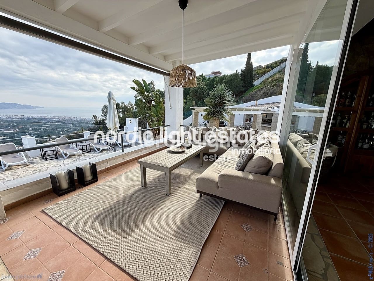 14 bedroom Villa for sale in Nerja with pool garage - € 1,500,000 (Ref: 9466308)