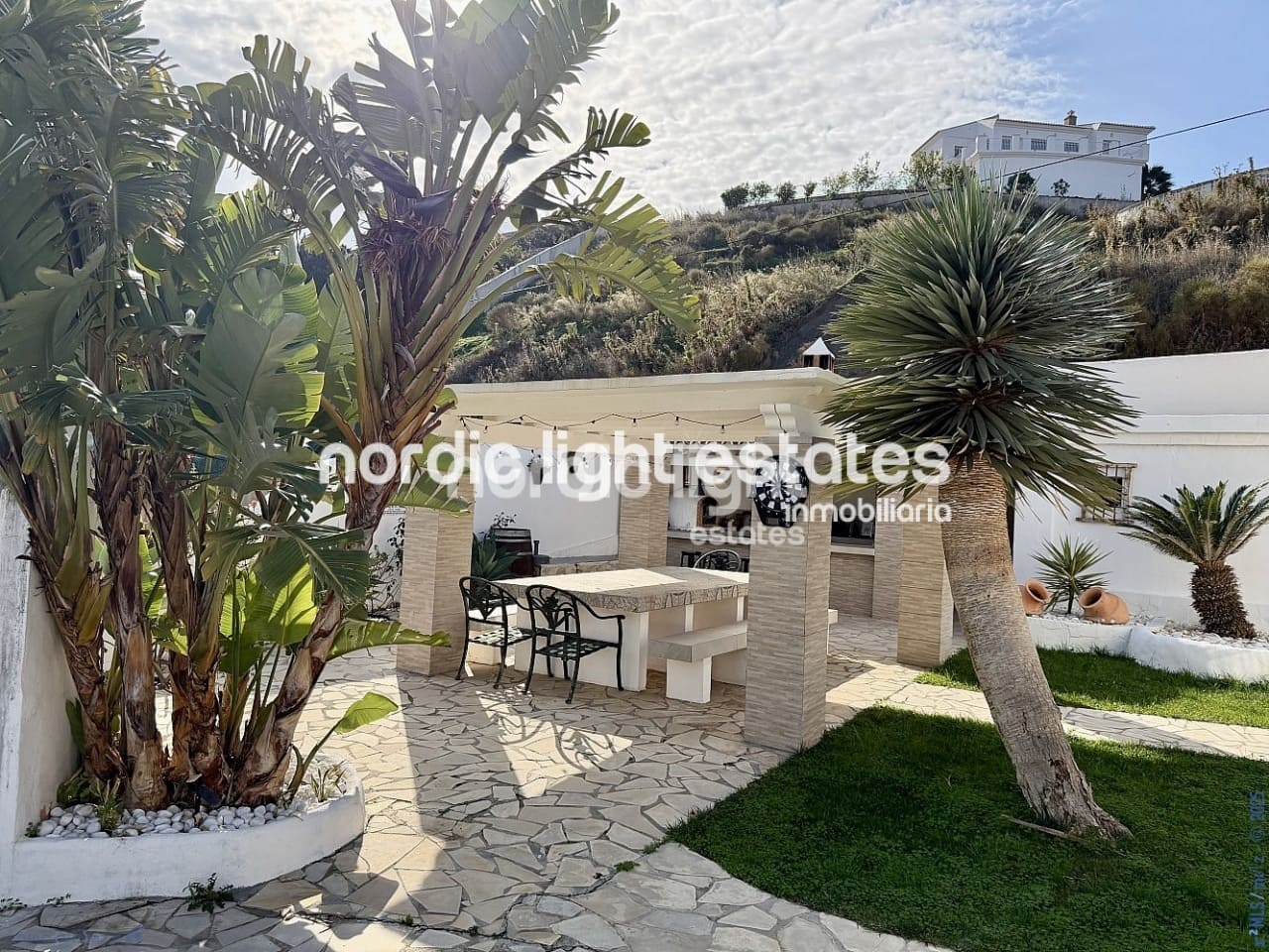 14 bedroom Villa for sale in Nerja with pool garage - € 1,500,000 (Ref: 9466308)