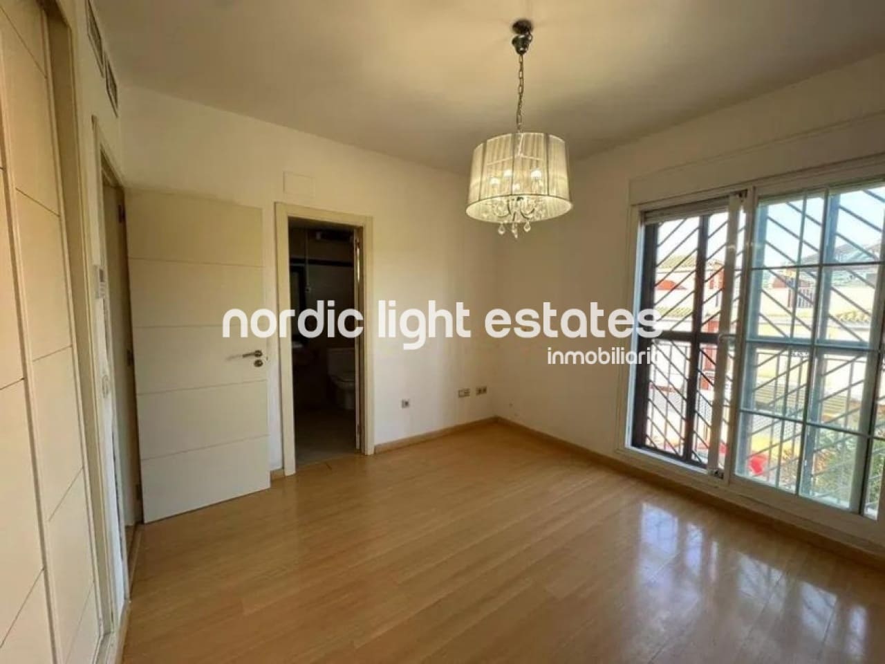 3 slaapkamer Halfvrijstaande villa te koop in Malaga stad met zwembad garage - € 630.000 (Ref: 9474521)