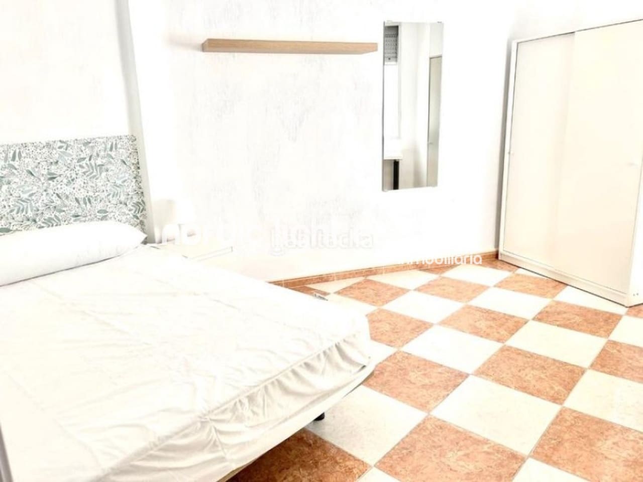 Piso de 6 habitaciones en Málaga ciudad en venta - 415.000 € (Ref: 9500265)
