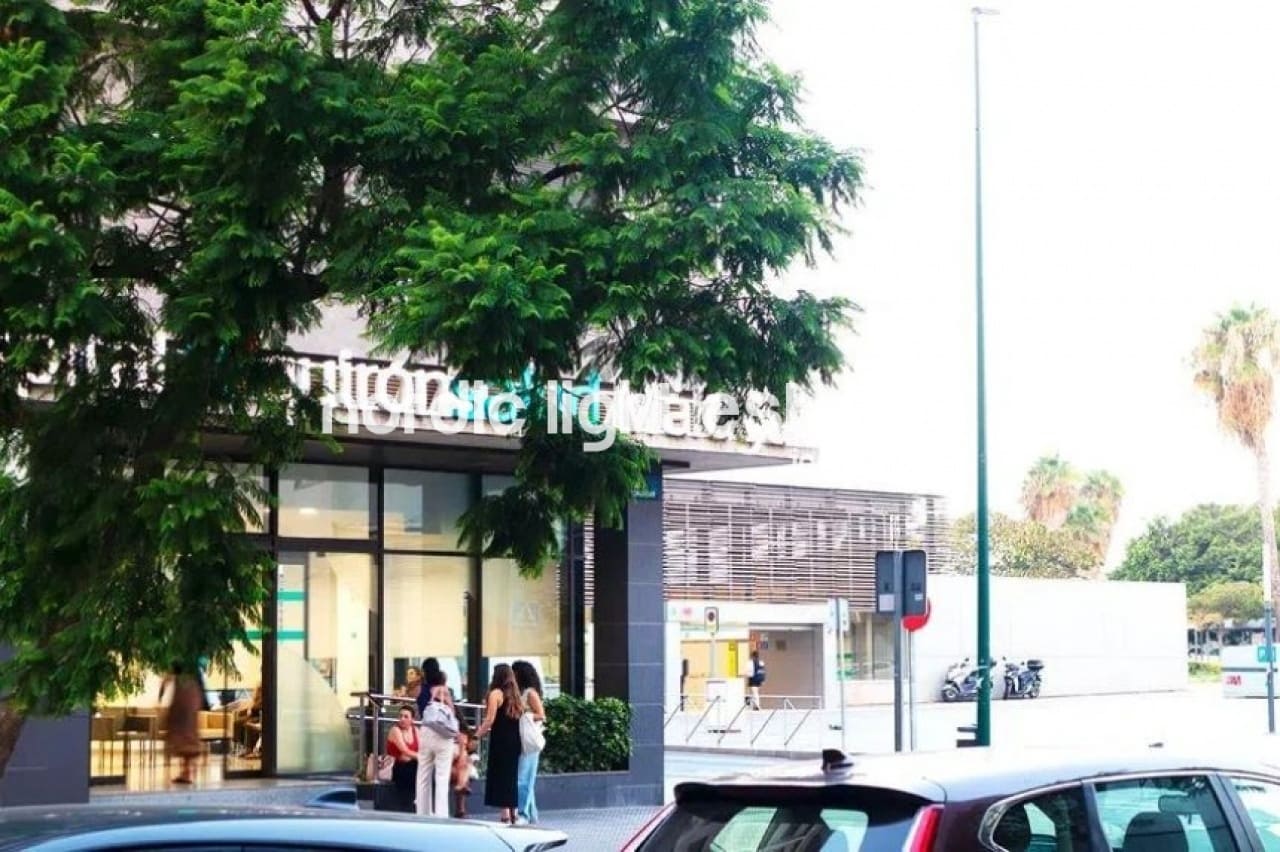 3 sovrum Lägenhet till salu i Malaga stad med pool garage - 575 000 € (Ref: 9503596)