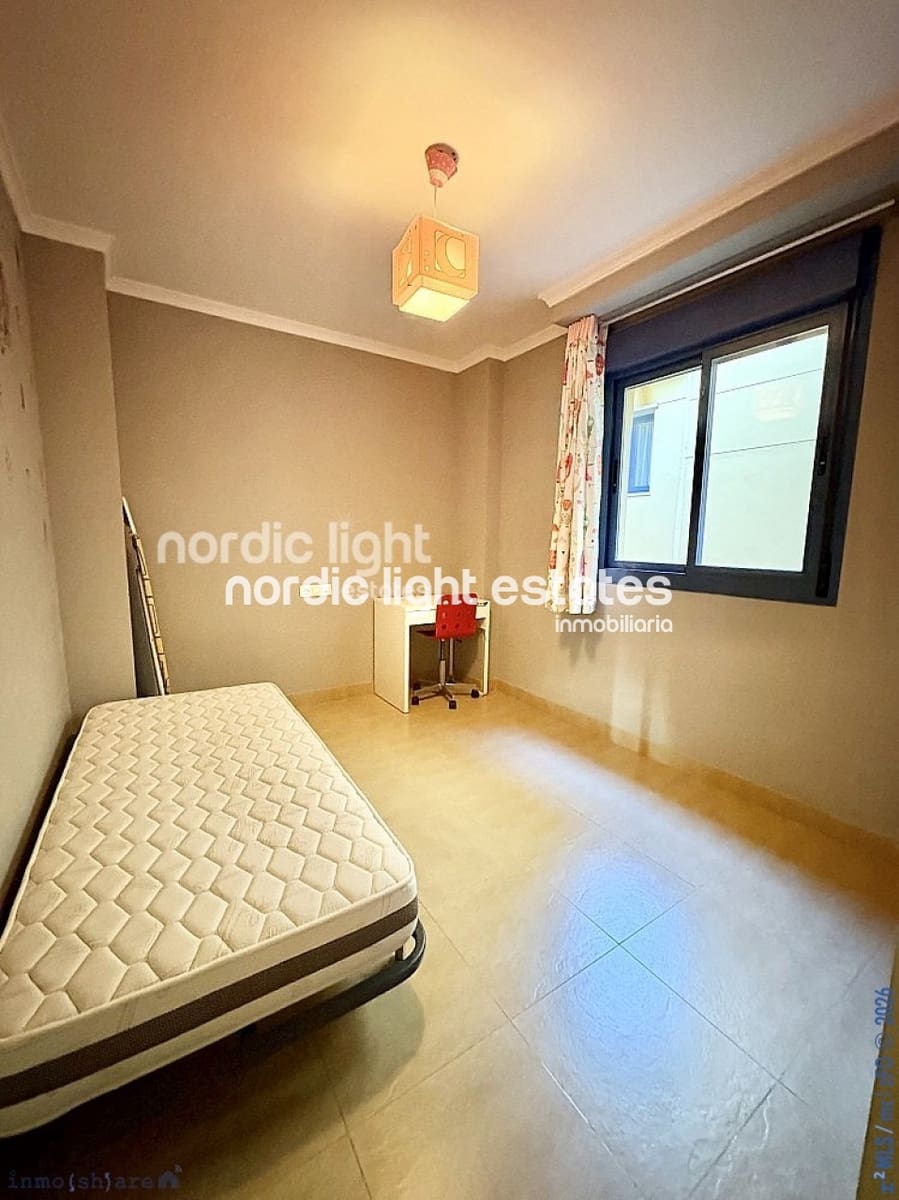 2 soveværelse Lejlighed til salg i Torre del Mar med garage - € 265.000 (Ref: 9516380)