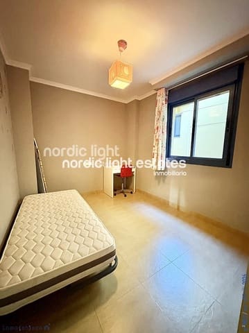 2 soveværelse Lejlighed til salg i Torre del Mar, Vélez-Málaga med garage - € 265.000 (Ref: 9516380)