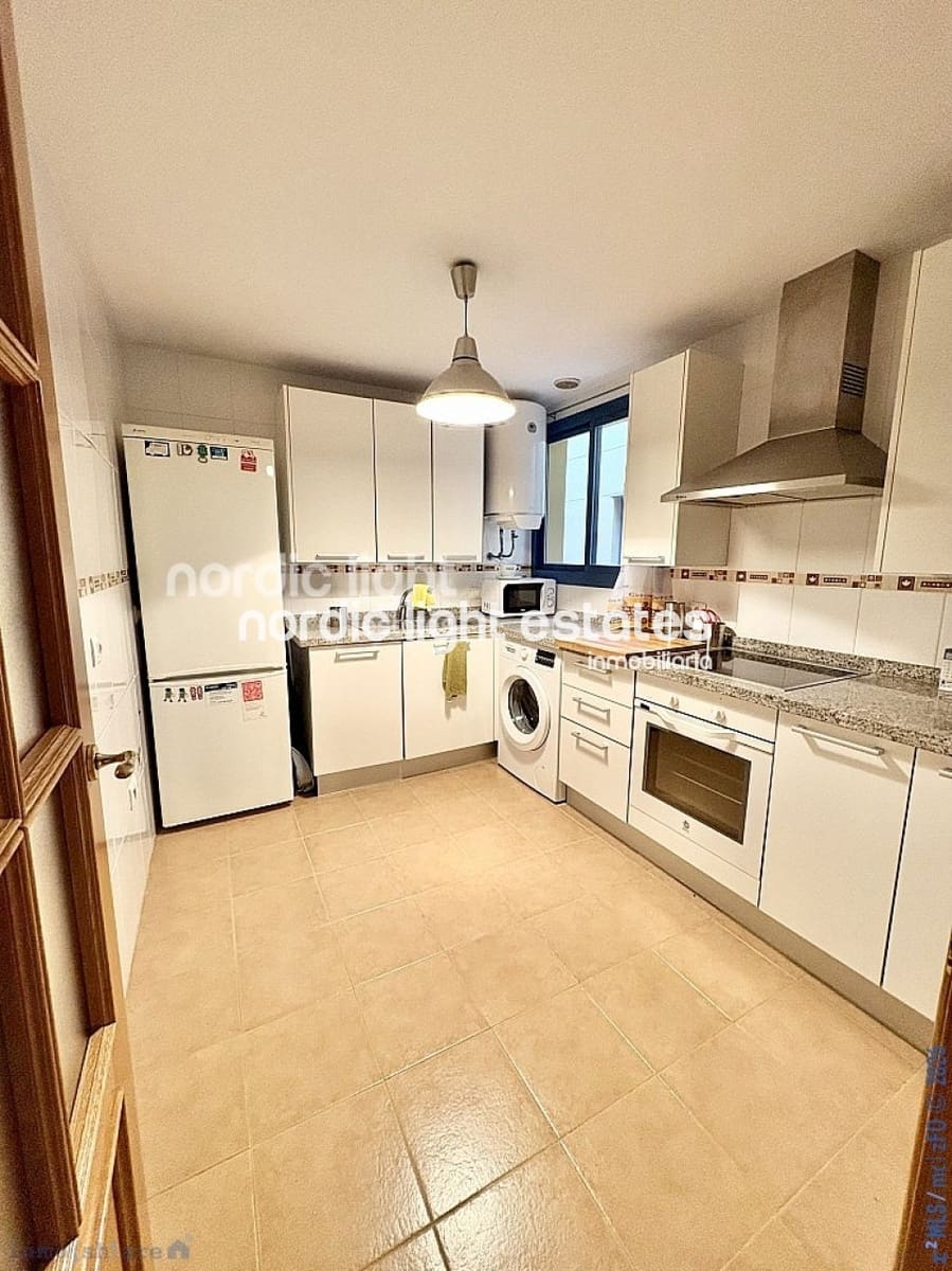 2 soveværelse Lejlighed til salg i Torre del Mar med garage - € 265.000 (Ref: 9516380)