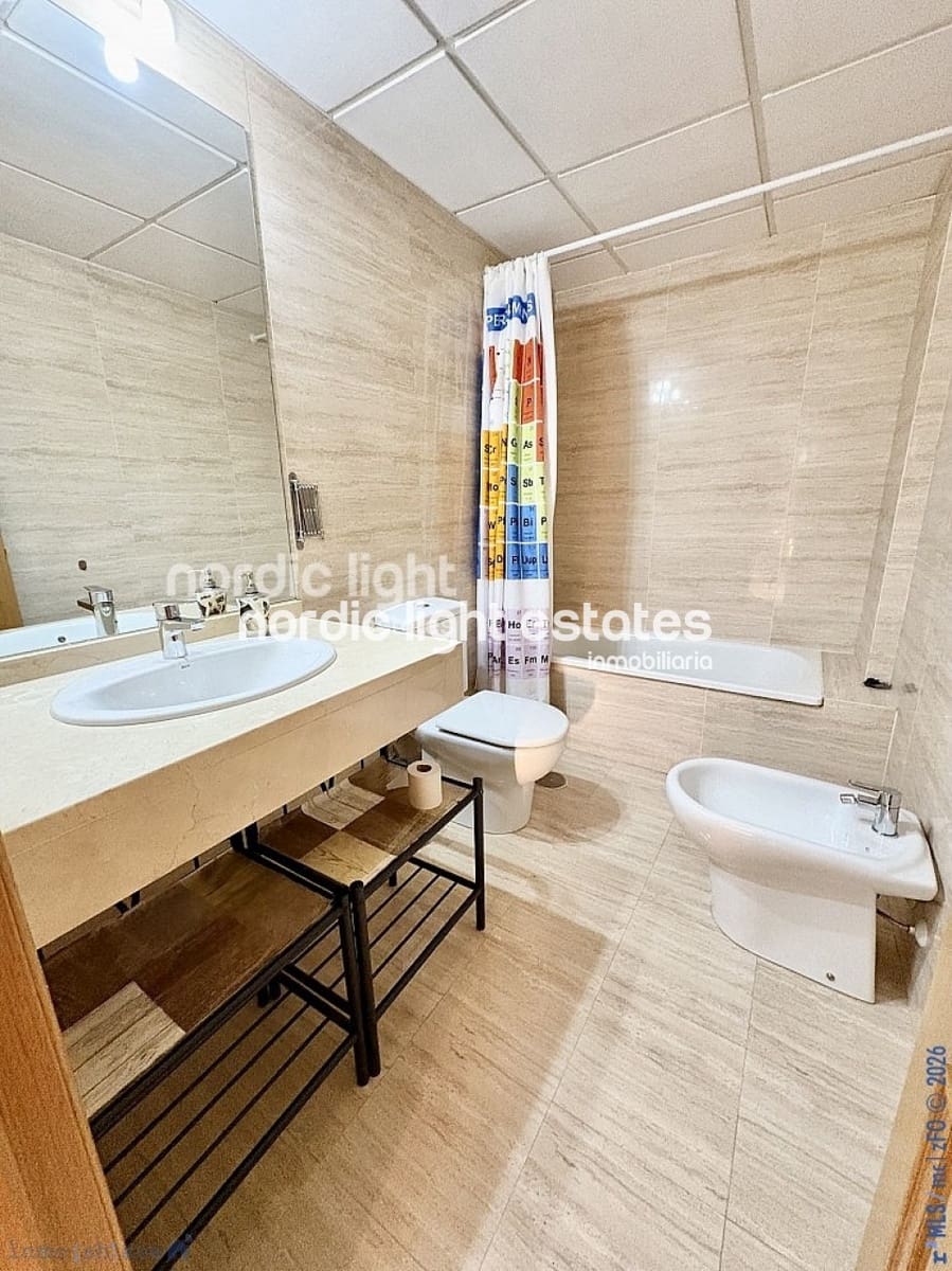 2 soveværelse Lejlighed til salg i Torre del Mar med garage - € 265.000 (Ref: 9516380)