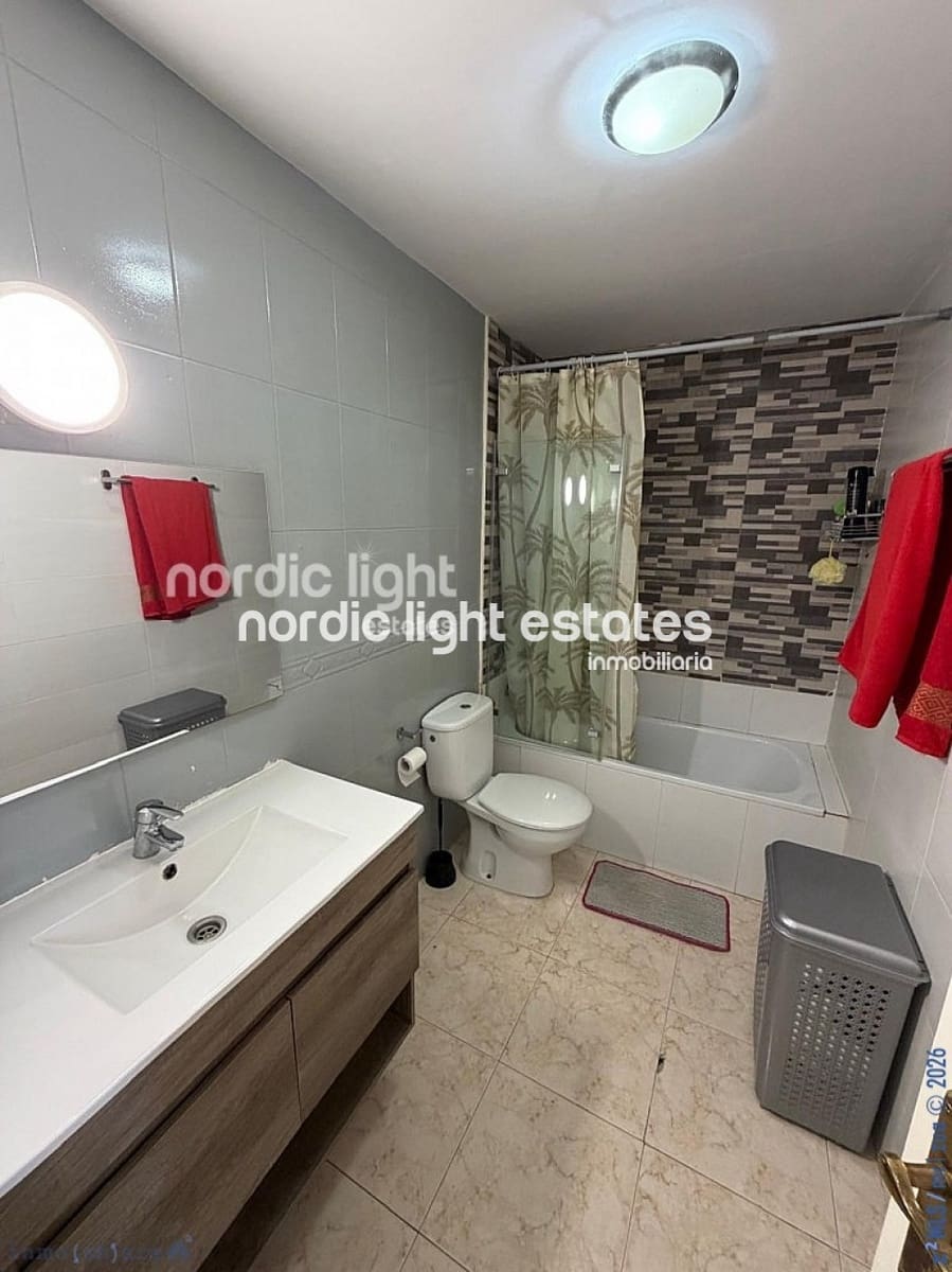 Apartamento de 2 habitaciones en Nerja en venta - 274.000 € (Ref: 9516605)