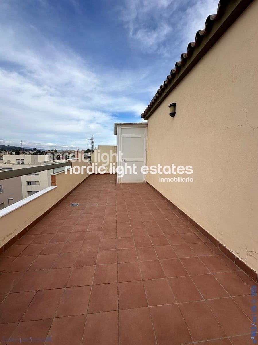 2 soveværelse Penthouse til salg i Torre del Mar - € 329.000 (Ref: 9523077)