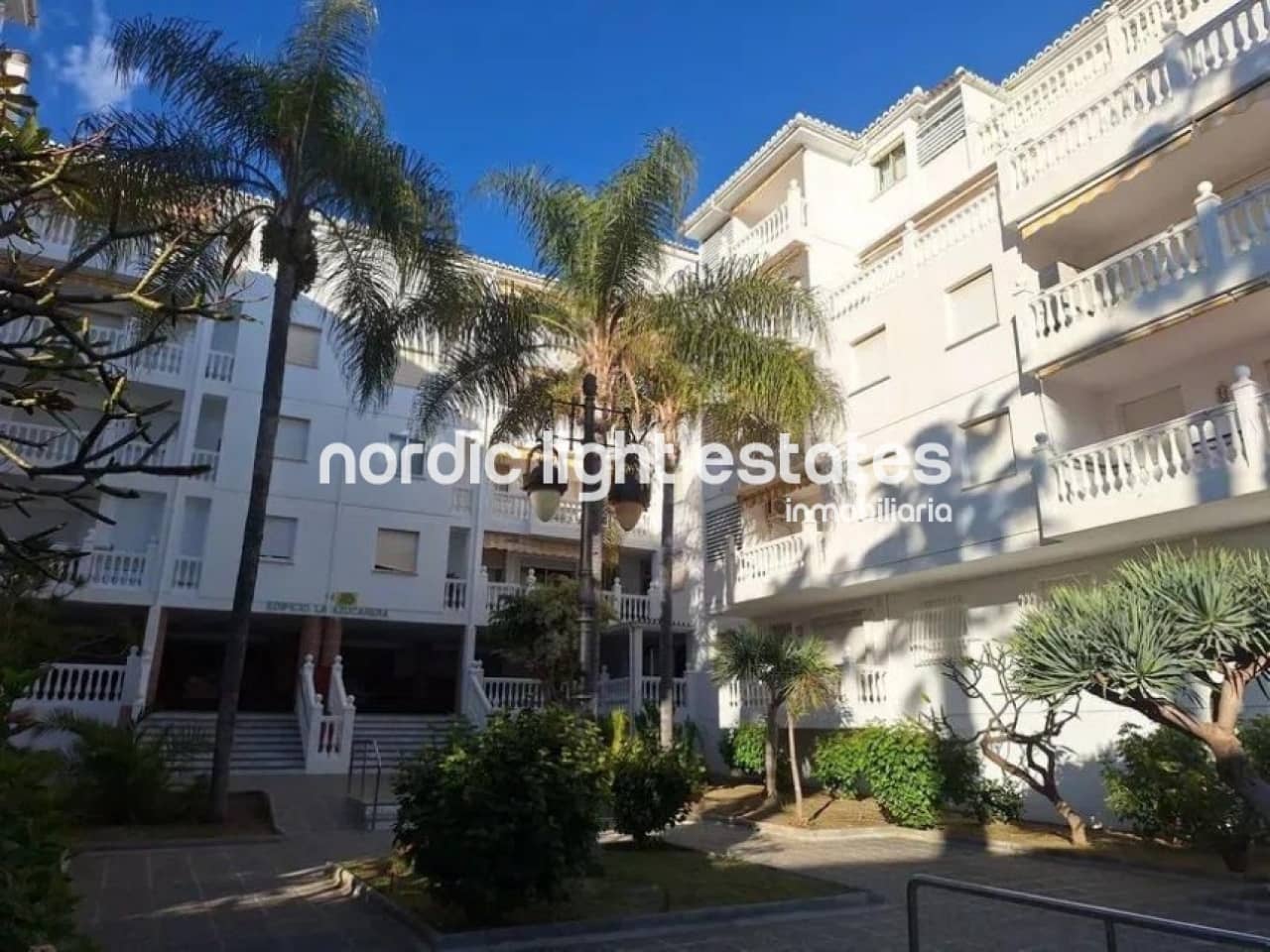 2 bedroom Apartment for sale in Almunecar with garage - € 340,000 (Ref: 9532563)