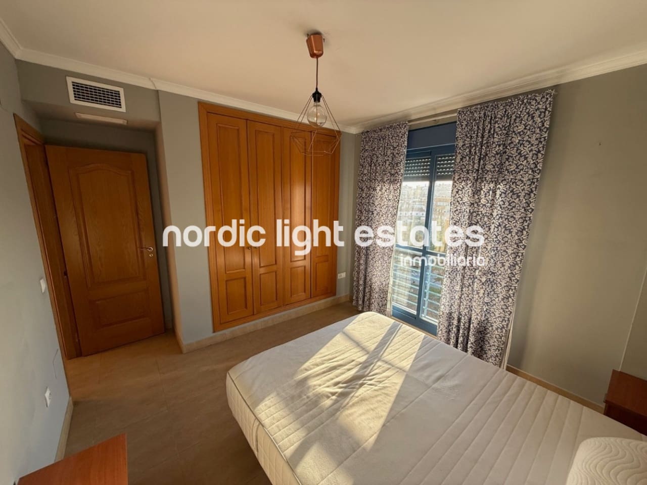 2 soveværelse Lejlighed til salg i Torre del Mar med garage - € 275.000 (Ref: 9532564)