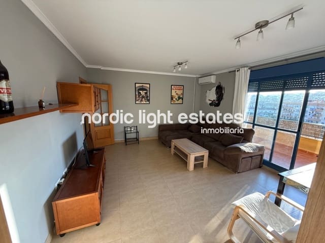 2 soveværelse Lejlighed til salg i Torre del Mar, Vélez-Málaga med garage - € 275.000 (Ref: 9532564)