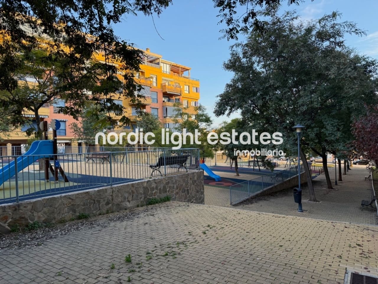 2 soveværelse Lejlighed til salg i Torre del Mar med garage - € 275.000 (Ref: 9532564)