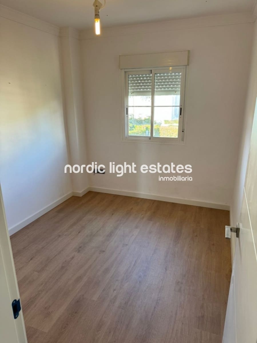 4 sypialnia Penthouse na sprzedaż w Torremolinos z basenem garażem - 549 000 € (Ref: 9563834)