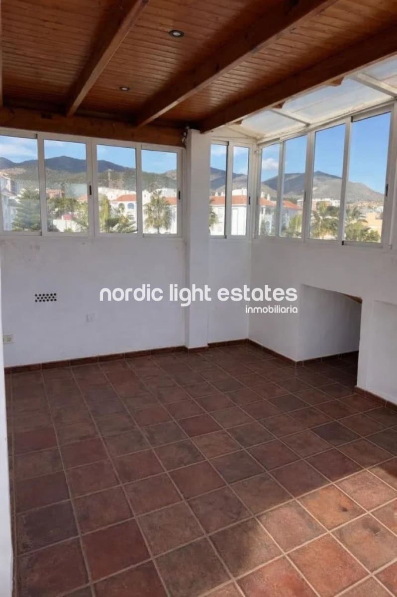 4 sypialnia Penthouse na sprzedaż w Torremolinos z basenem garażem - 549 000 € (Ref: 9563834)