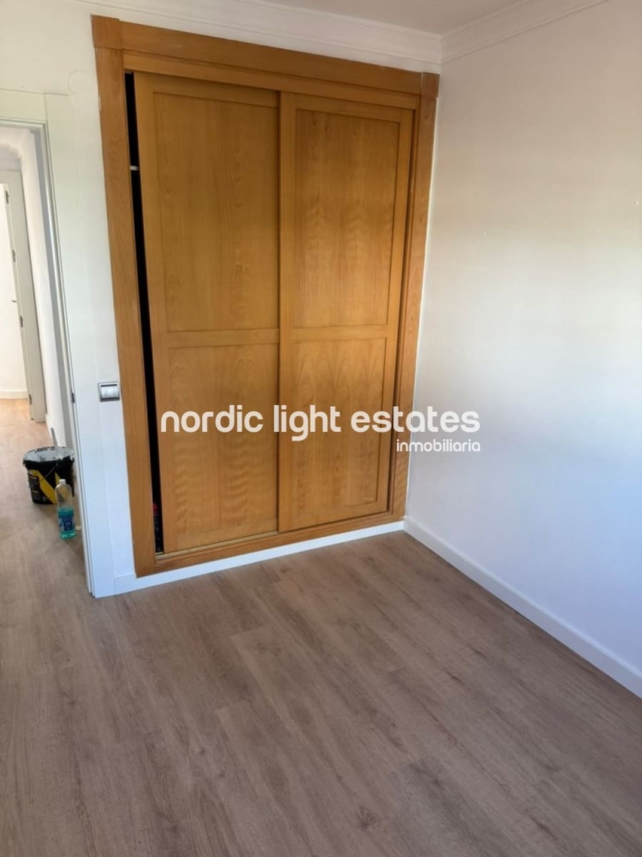 4 sypialnia Penthouse na sprzedaż w Torremolinos z basenem garażem - 549 000 € (Ref: 9563834)