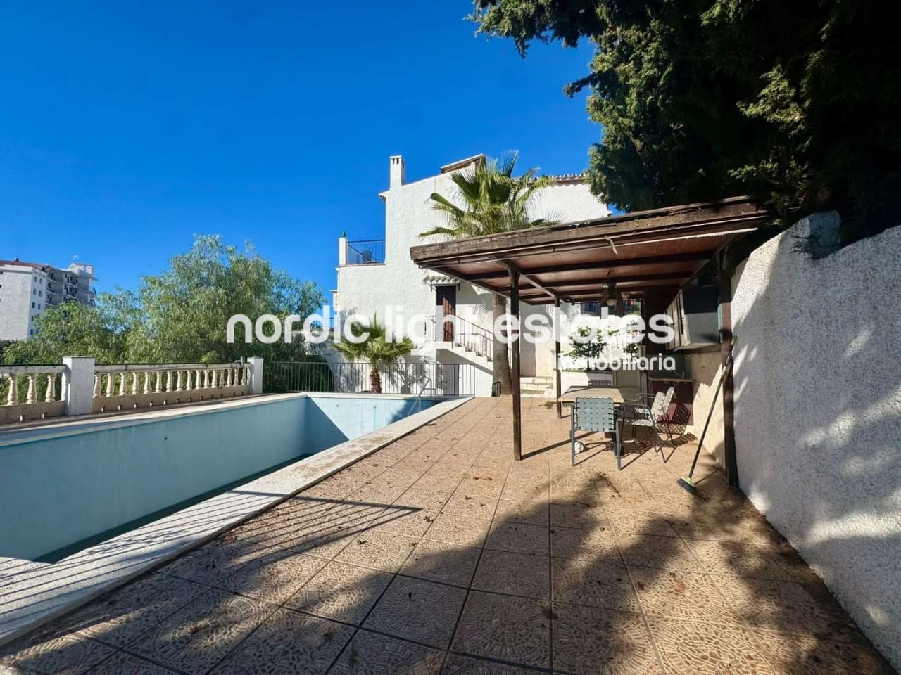 2 bedroom Semi-detached Villa for sale in Nerja with pool - € 345,000 (Ref: 9584529)