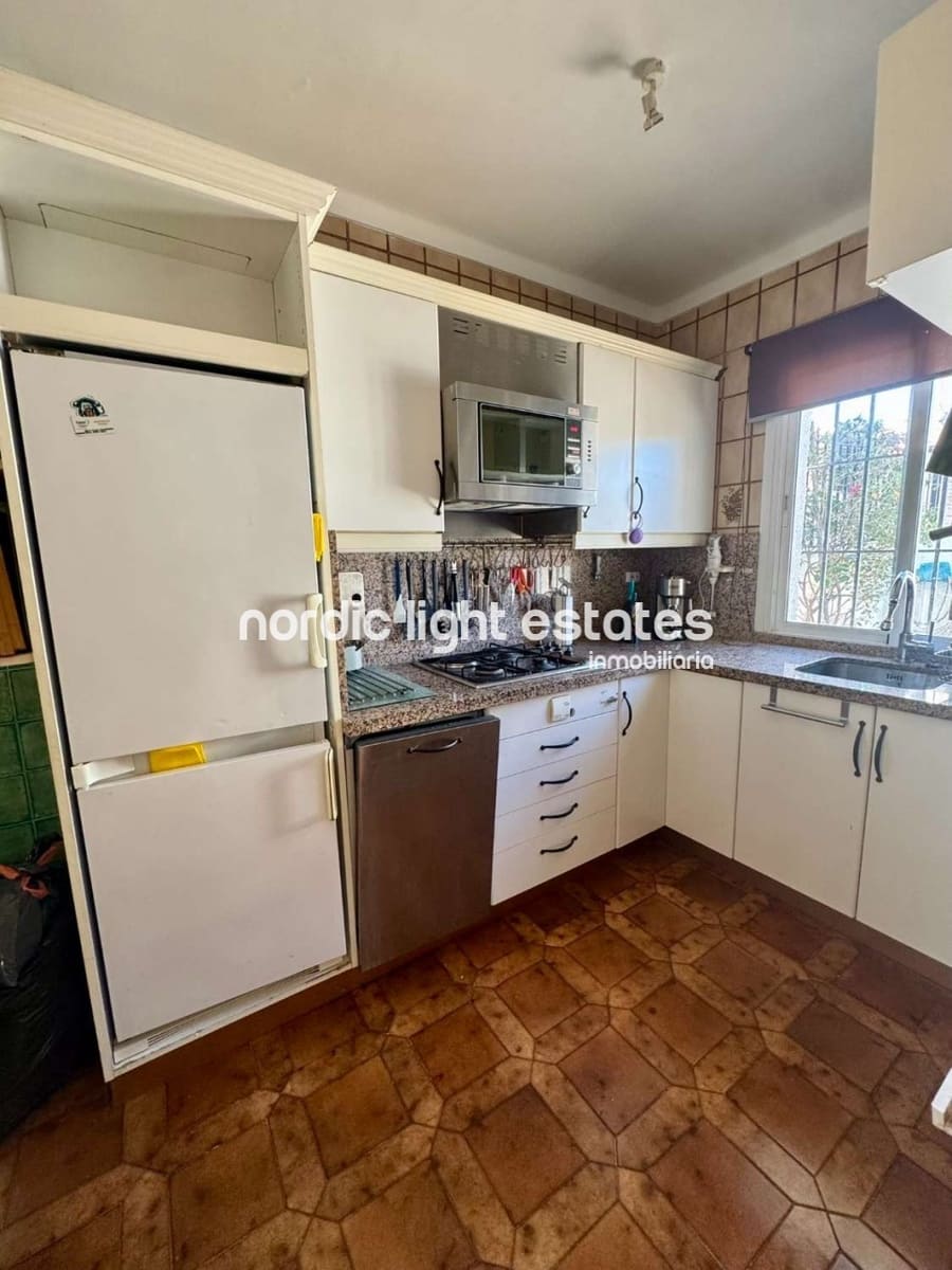 2 bedroom Semi-detached Villa for sale in Nerja with pool - € 345,000 (Ref: 9584529)