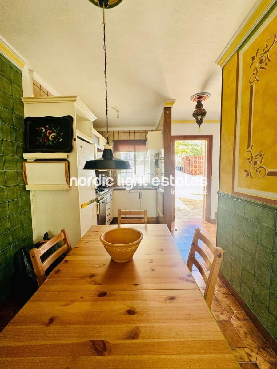 2 bedroom Semi-detached Villa for sale in Nerja with pool - € 345,000 (Ref: 9584529)