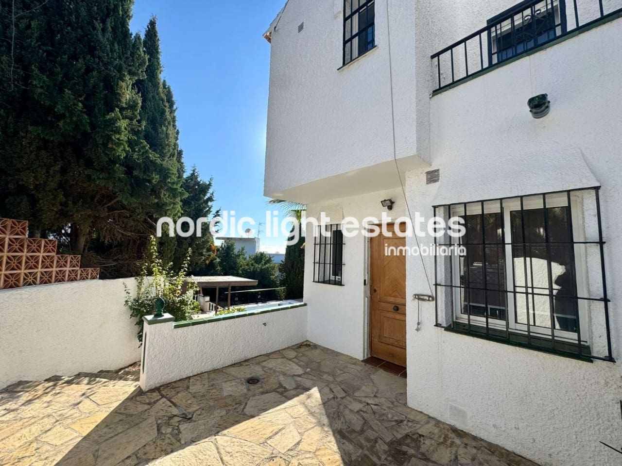 2 bedroom Semi-detached Villa for sale in Nerja with pool - € 345,000 (Ref: 9584529)
