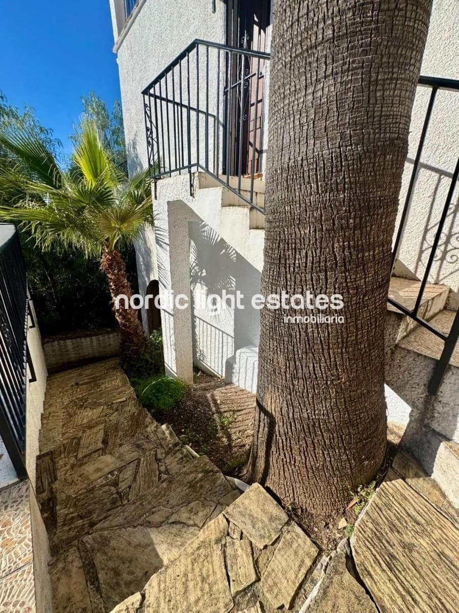 2 bedroom Semi-detached Villa for sale in Nerja with pool - € 345,000 (Ref: 9584529)