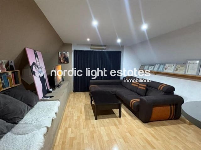 3 makuuhuone Huoneisto myytävänä paikassa Ciudad Jardín, Málaga kaupunki - 298 000 € (Ref: 9584683)