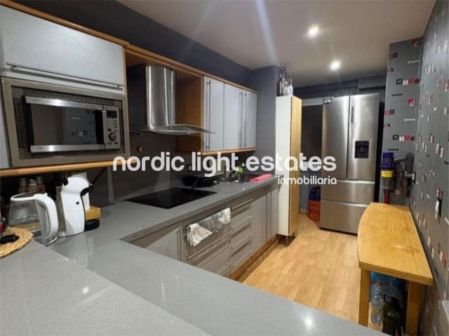 3 makuuhuone Huoneisto myytävänä paikassa Ciudad Jardín, Málaga kaupunki - 298 000 € (Ref: 9584683)