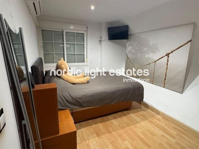 3 makuuhuone Huoneisto myytävänä paikassa Ciudad Jardín, Málaga kaupunki - 298 000 € (Ref: 9584683)