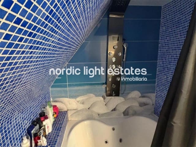 3 makuuhuone Huoneisto myytävänä paikassa Ciudad Jardín, Málaga kaupunki - 298 000 € (Ref: 9584683)